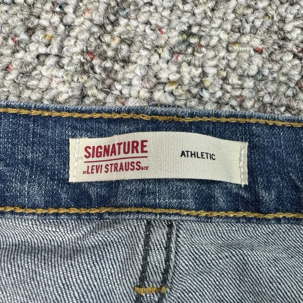 Levis Signature Jean Shorts Mens 38 Jorts Athletic Cut Off Blue Denim Frayed